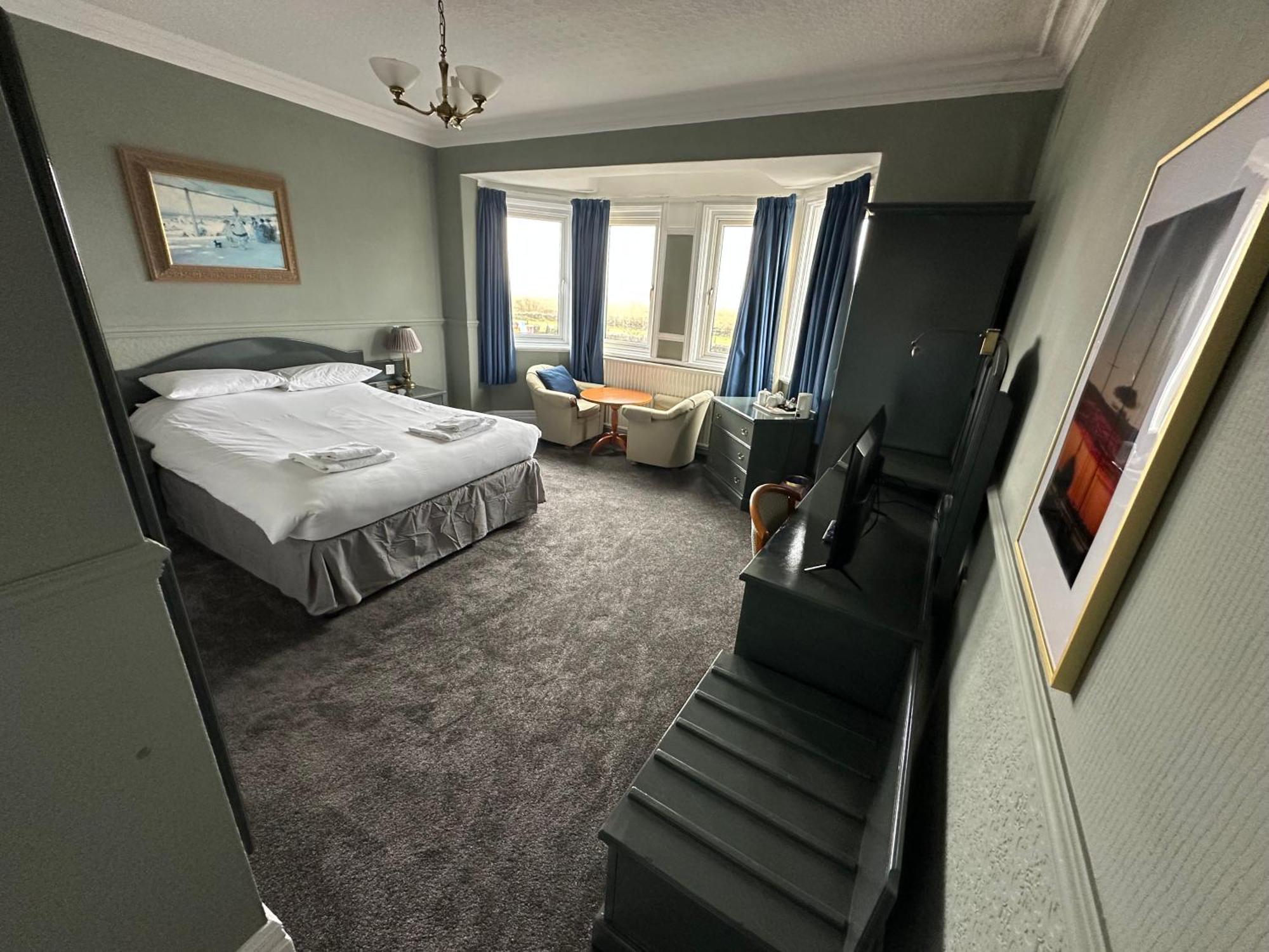 Clarkes Hotel Barrow In Furness Bagian luar foto