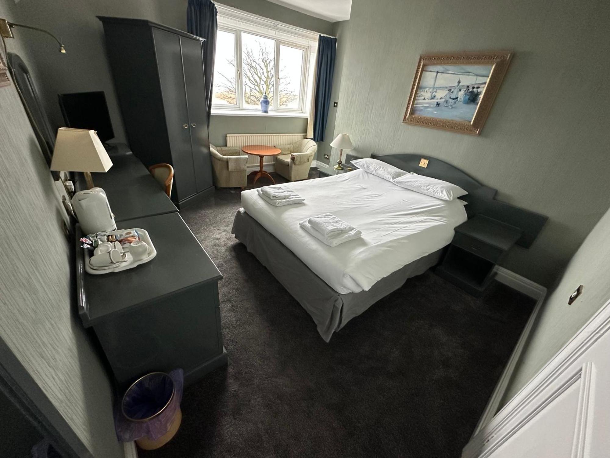 Clarkes Hotel Barrow In Furness Bagian luar foto