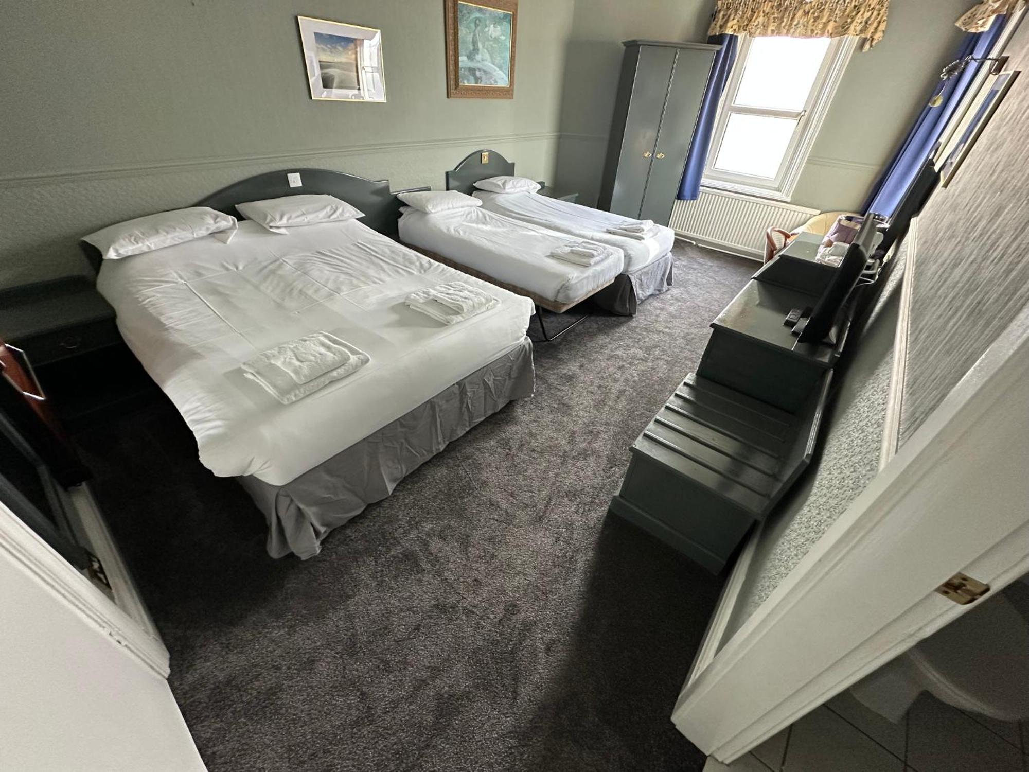 Clarkes Hotel Barrow In Furness Bagian luar foto